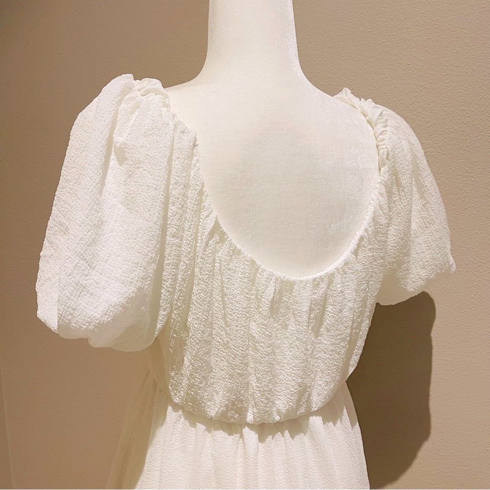 🌹 ASTR White Dress with Puffy Sleeves - Picture 7 of 9